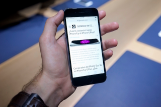Illustration for article titled iPhone 6, primeras impresiones: adiós a la pantalla pequeña